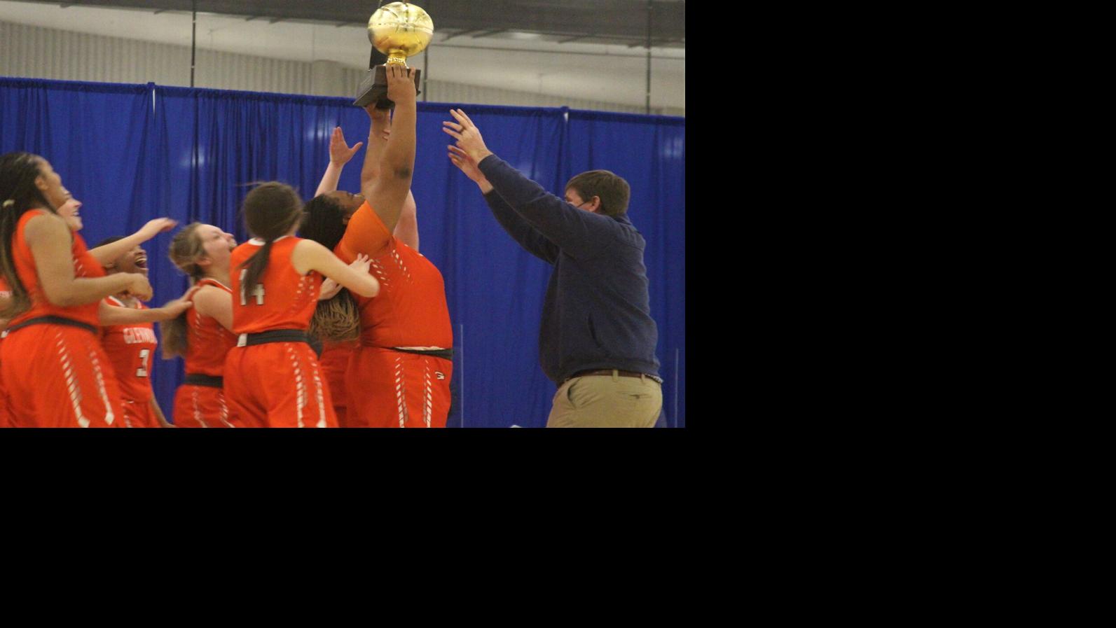 OANow.com - Watch now: Strong fourth quarter leads Glenwood girls to state championship image
