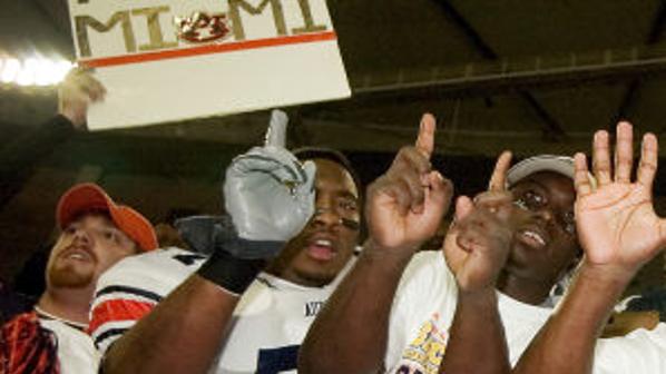 Former Rb Ronnie Brown Joins Auburn Broadcast As Sideline Reporter