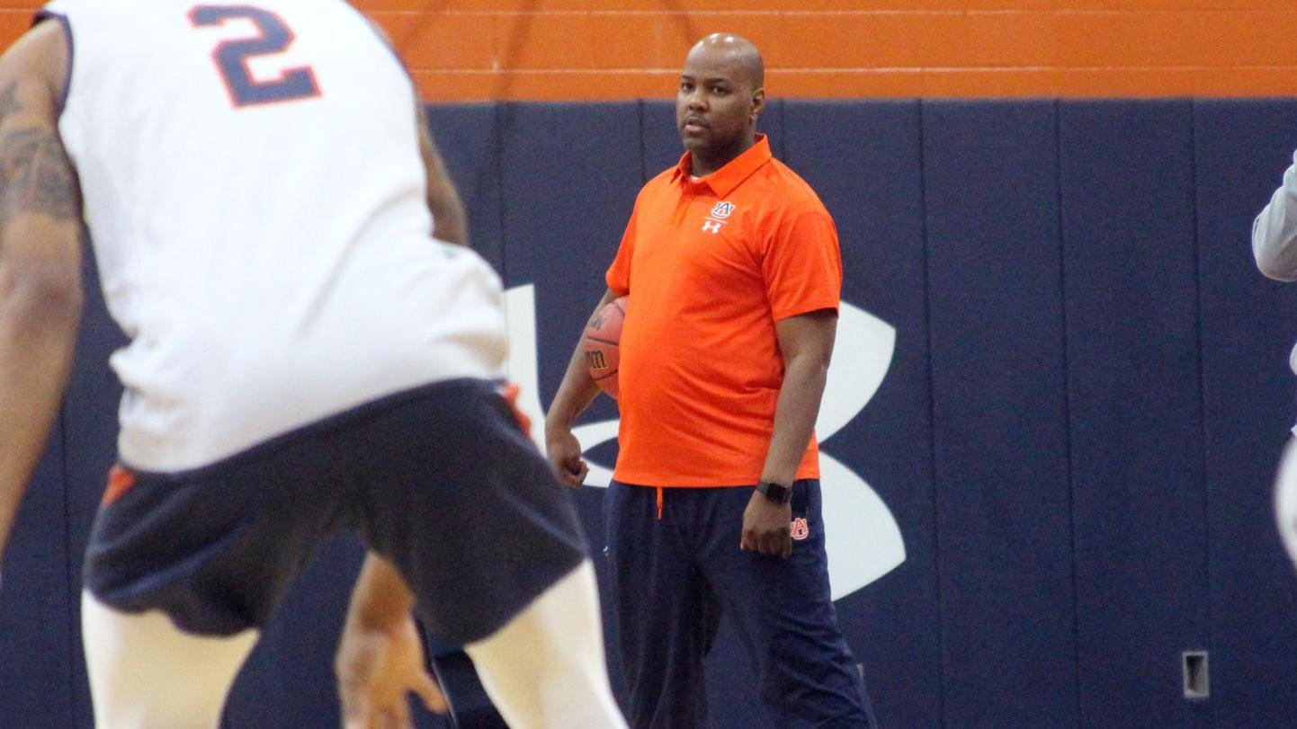 Auburn Reinstates Men S Basketball Assistant Ira Bowman Auburn