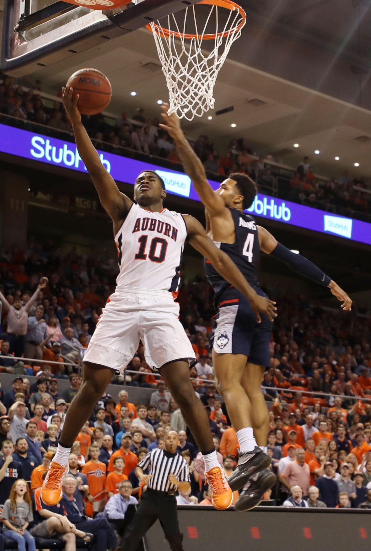 PHOTOS Auburn men's basketball vs. UConn Photo Gallery