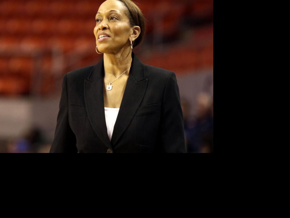 Auburn Extends Women S Basketball Coach Terri Williams Flournoy