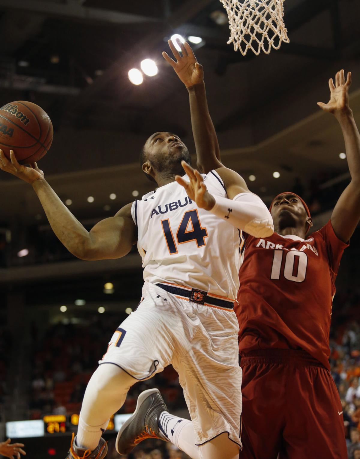 AU PHTOTOS Arkansas at Auburn mens hoops