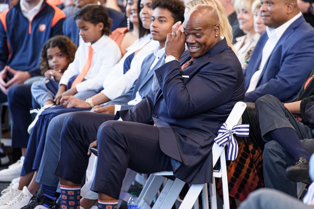 GALLERY: Auburn unveils statue of baseball legend Frank Thomas - Sports  Illustrated Auburn Tigers News, Analysis and More