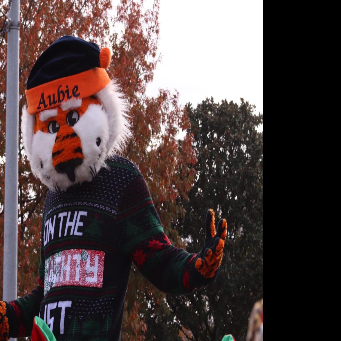 Auburn Al Christmas Parade 2022 Here's When And Where To Watch Christmas Parades In Opelika And Auburn This  Weekend | Local News | Oanow.com