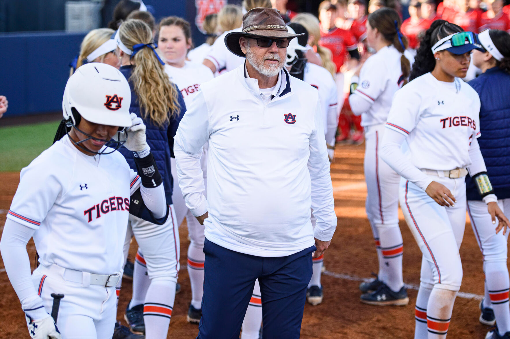 Auburn University Softball Coach: A Comprehensive Overview