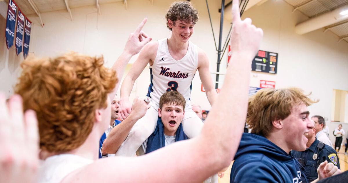OANow.com - Through the lens: Lee-Scott basketball splits with rival Glenwood image