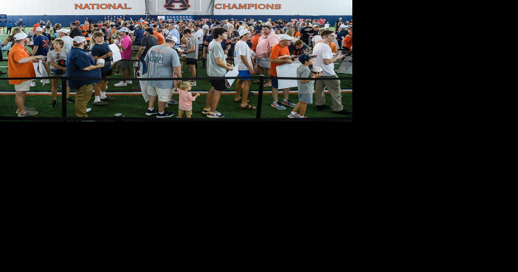 Auburn holds first Football Fan Day since 2019