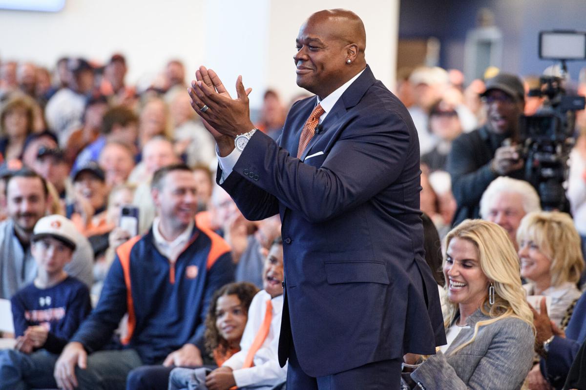 GALLERY: Auburn unveils statue of baseball legend Frank Thomas - Sports  Illustrated Auburn Tigers News, Analysis and More