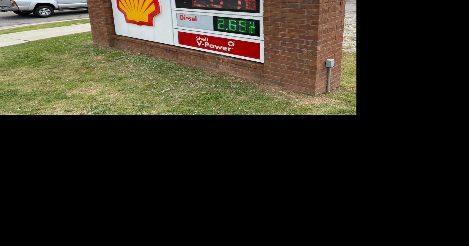 OpelikaAuburn gas prices hold steady so far despite Colonial