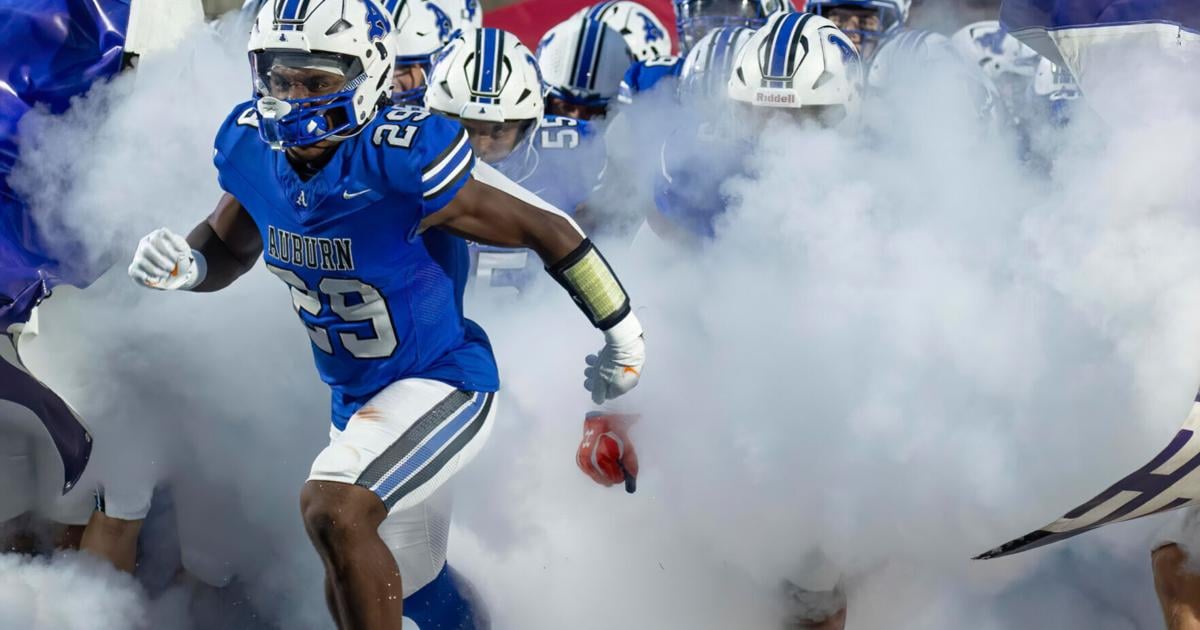 Keyonte Kendrick Auburn High School football completes perfect regular season