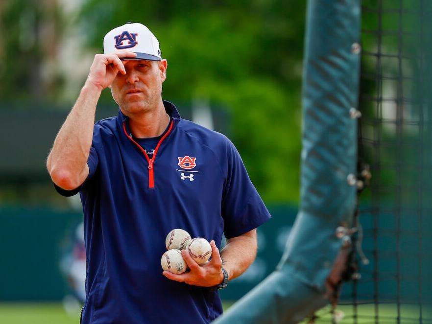 Former MLB star pitcher Tim Hudson named Auburn pitching coach