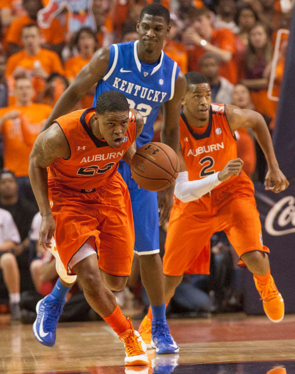 MEN'S BASKETBALL: Kentucky vs. Auburn | Photo Gallery | oanow.com