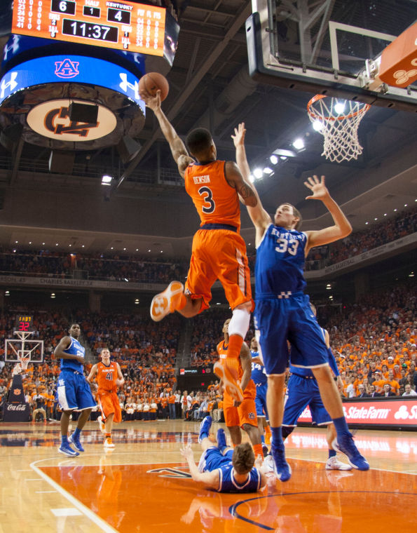 MEN'S BASKETBALL Kentucky vs. Auburn Photo Gallery