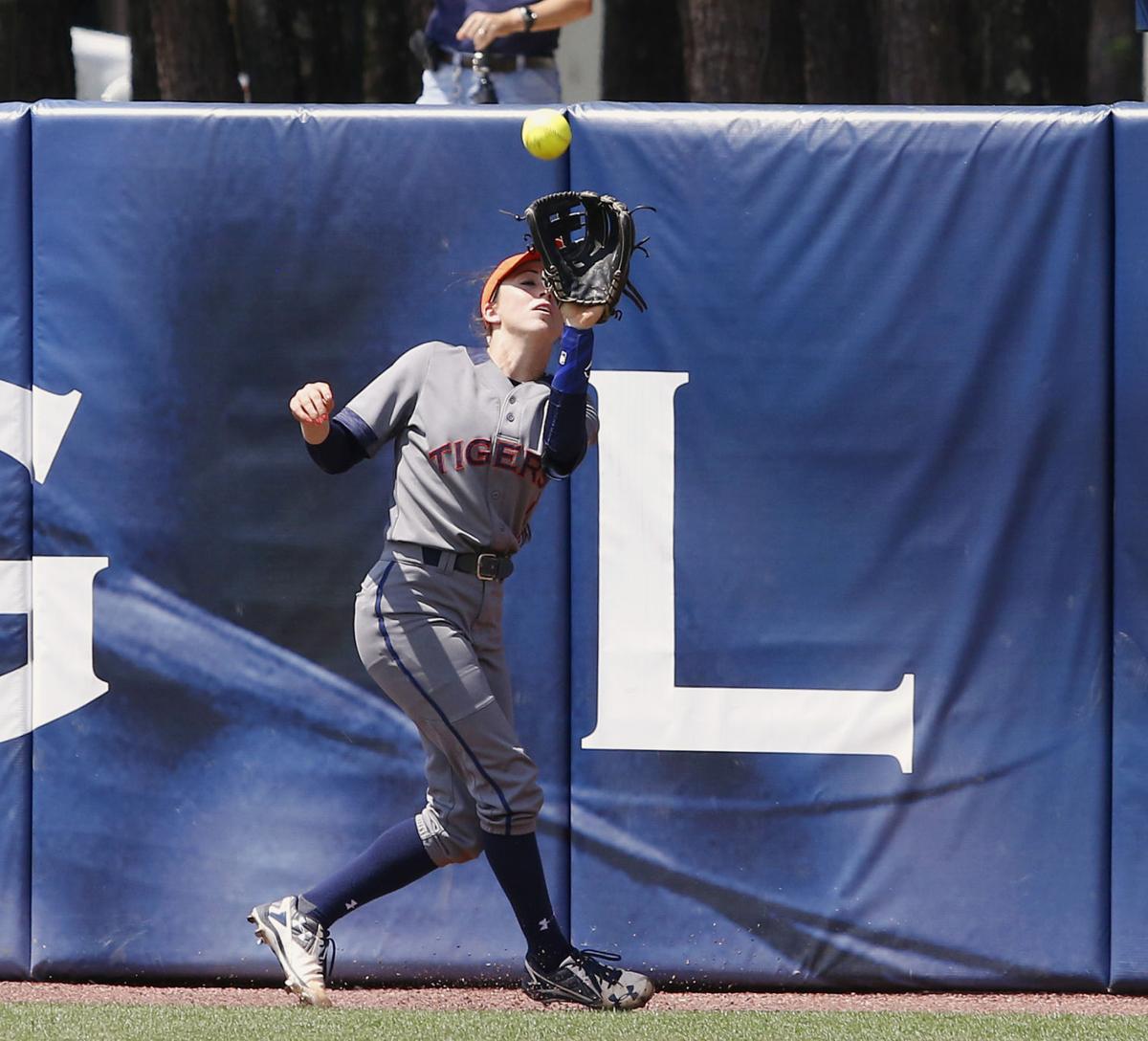 AU PHOTOS: 2016 NCAA Regional Auburn Softball USC Upstate | Photo