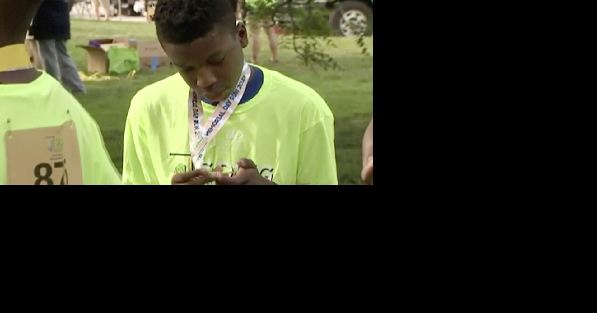 Kansas City-tiener Ralph Yarl vertelt dat hij werd neergeschoten nadat hij aan de verkeerde deur had gebeld