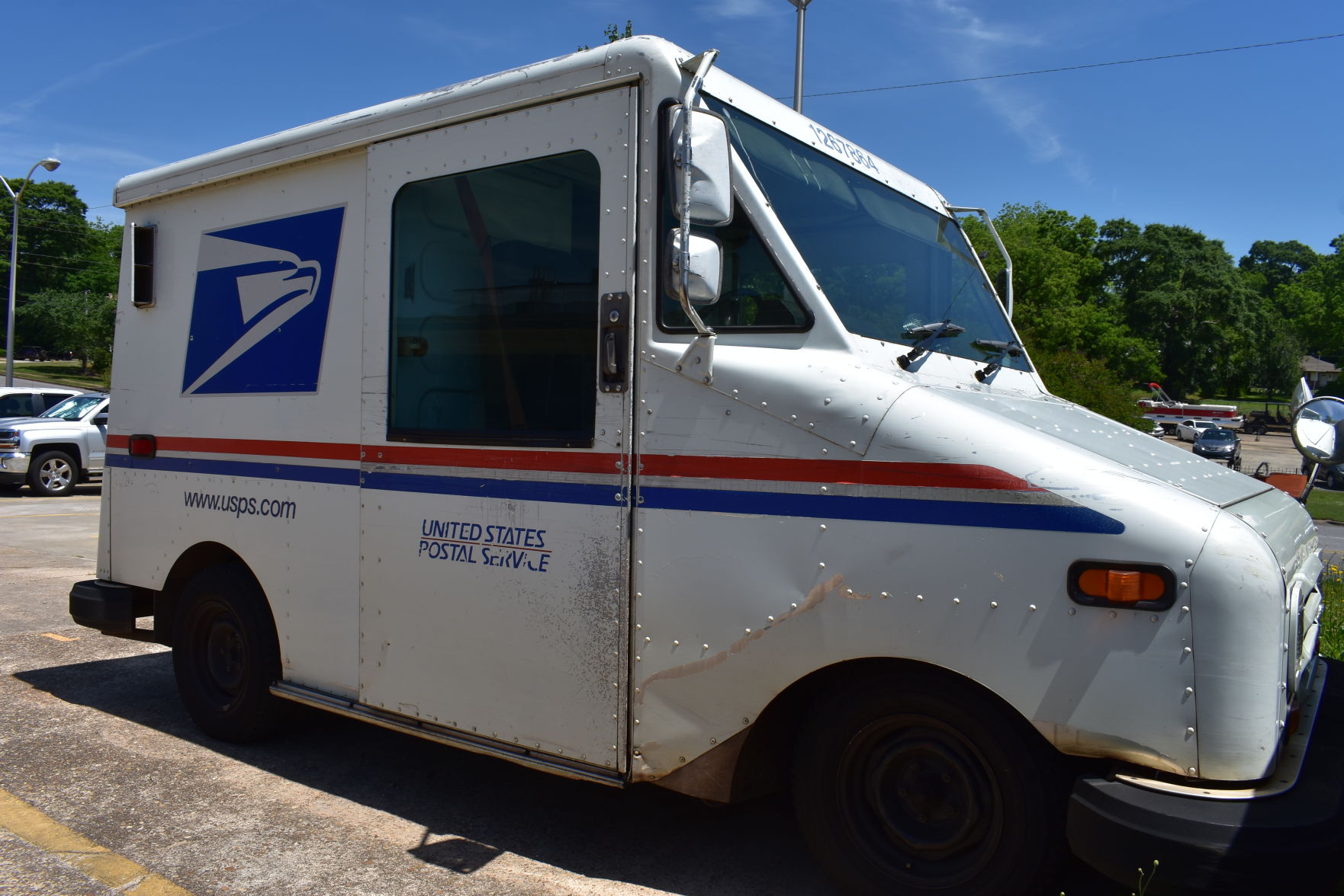 Local mail carriers participate in food drive to Stamp Out Hunger