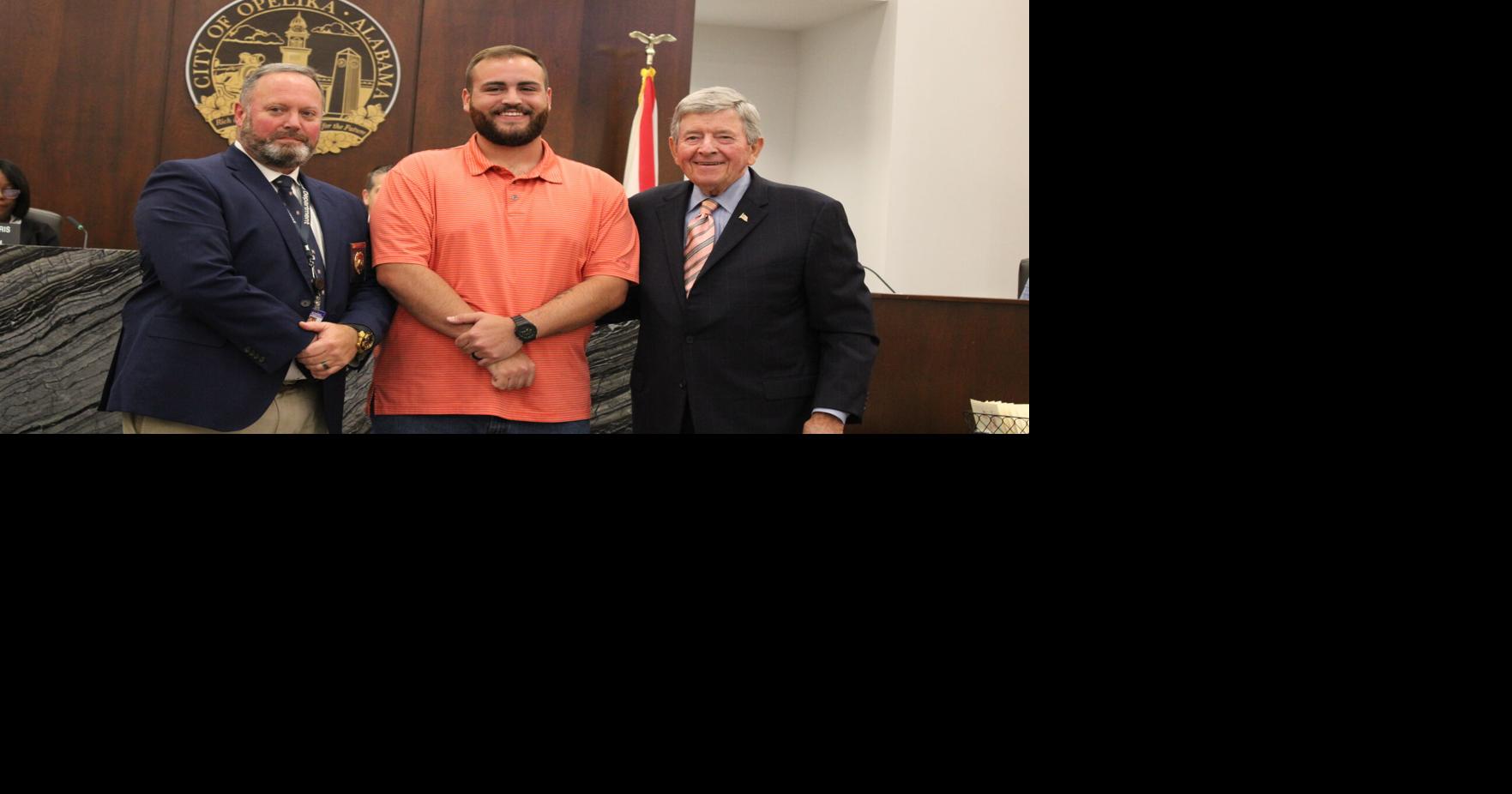 Kole Pagan #39 s coolness under pressure helps him win Opelika #39 s dispatcher