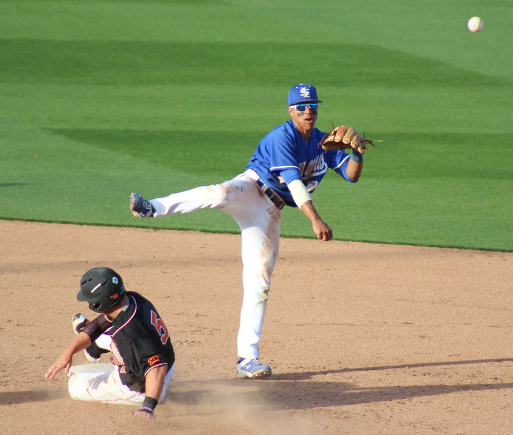 Mets' Ruben Tejada fractures lower leg on Chase Utley's hard slide