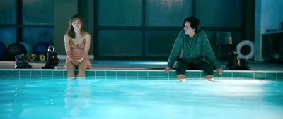 Review Five Feet Apart Offers Emotional Love Story Entertainment Ocolly Com
