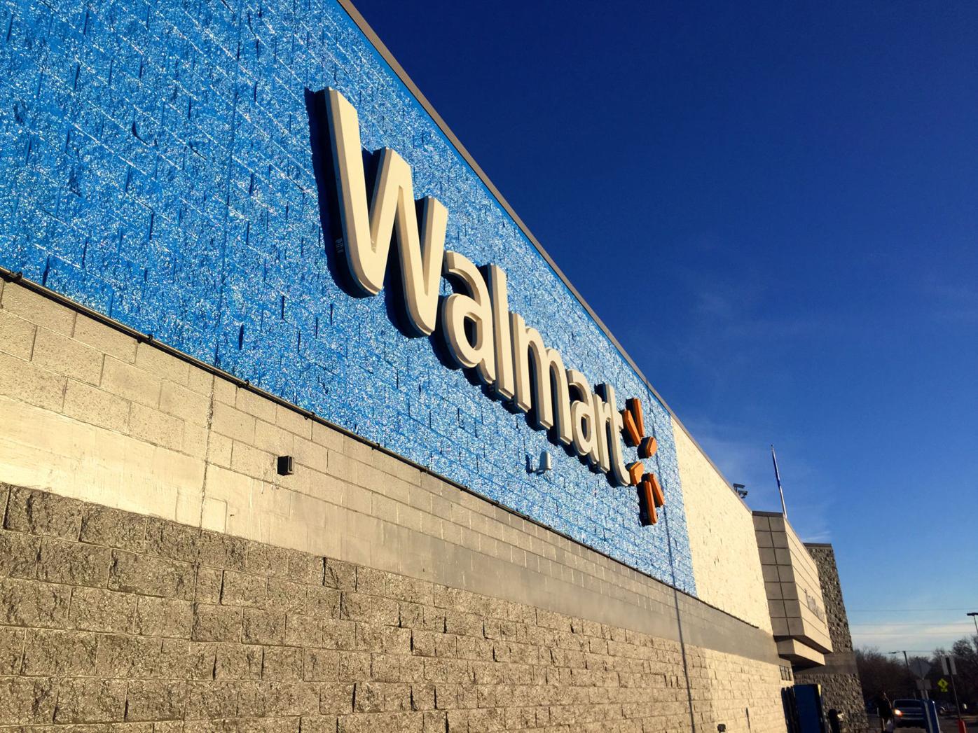 Walmart Customer Shows No More Self-Checkout as Guards Patrol
