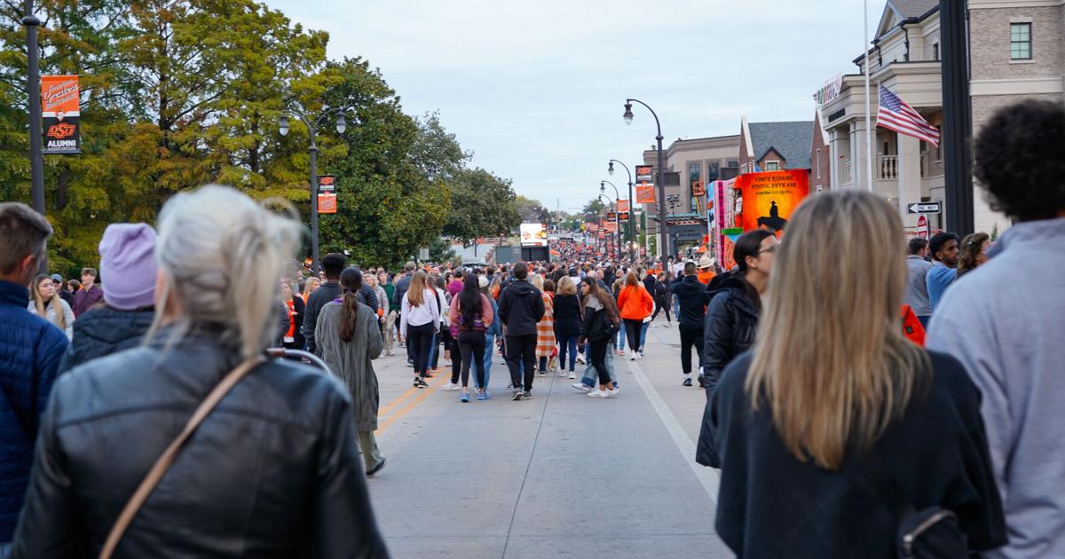 OSU Walkaround 2025 Crowd