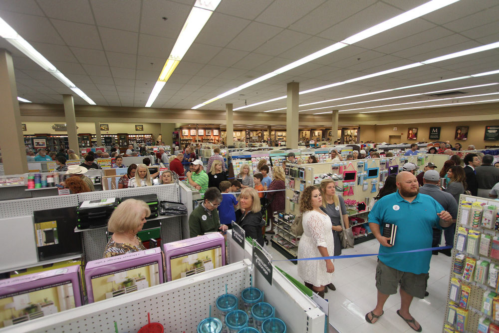Oklahomans flock to Edmond Mardel for Ben Carson book signing News