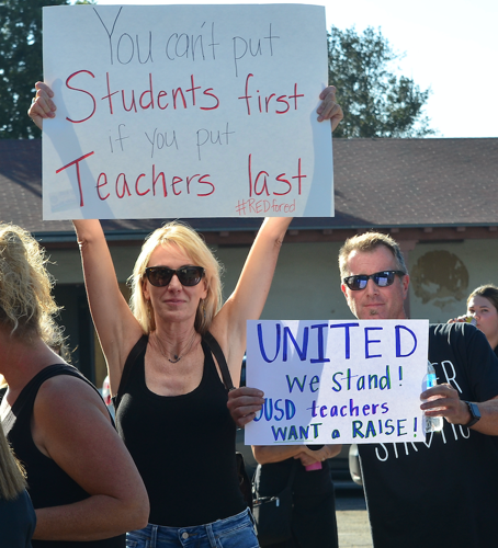 OUSD teachers rally for higher wages | News | ojaivalleynews.com