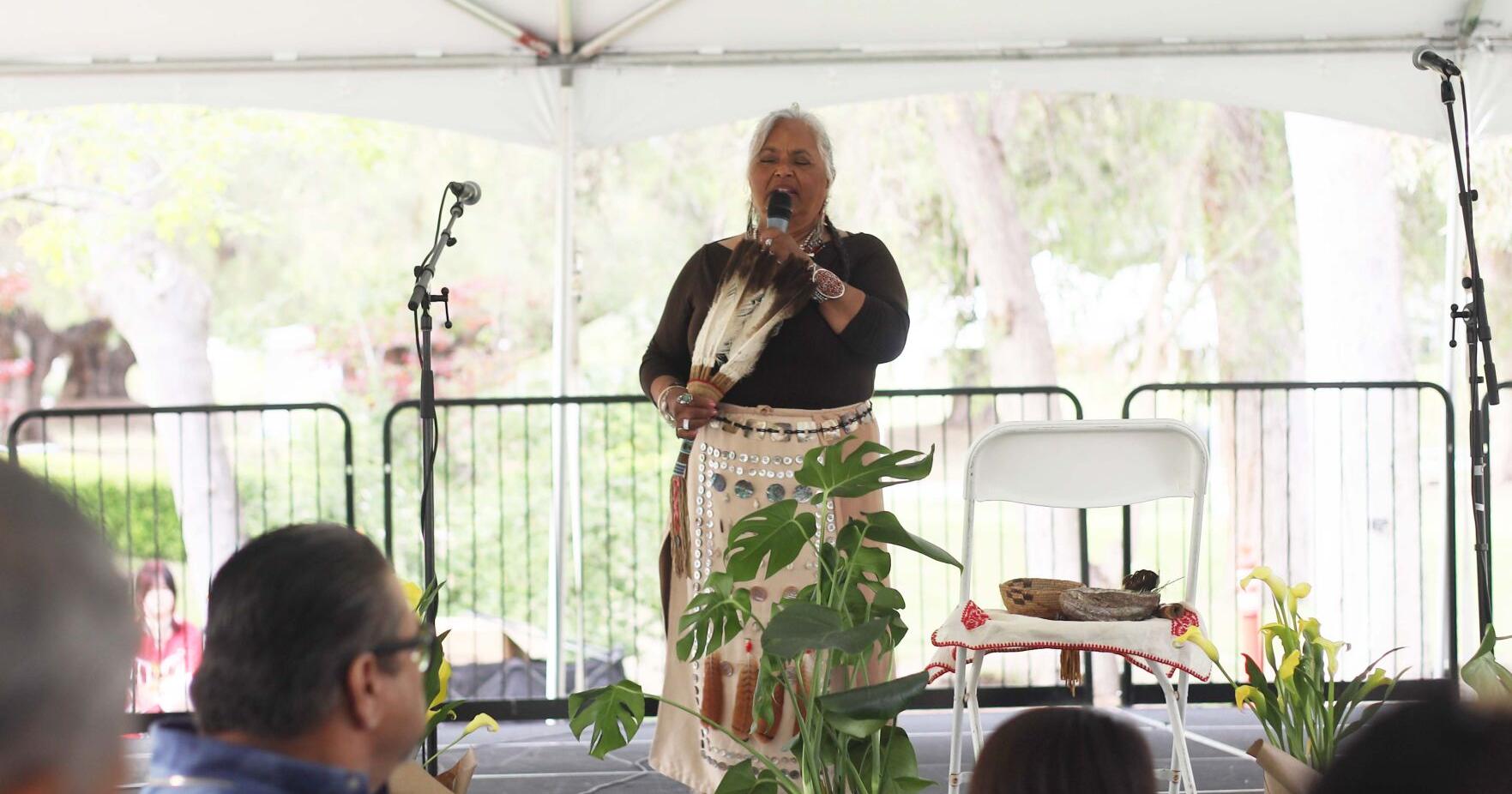 Ojai Chumash elder inspires American Indian Cal Lutheran grads - Vimarsana News