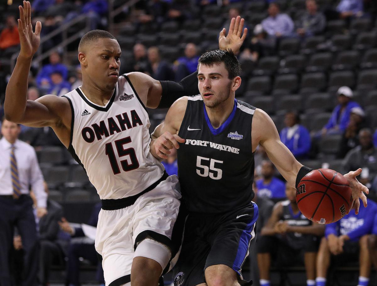Uno Men Rally From 11 Point Second Half Deficit To Edge Ipfw In