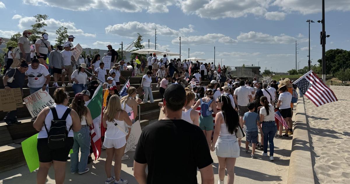 Live updates: Omaha protestors march to CWS in demonstration against ICE