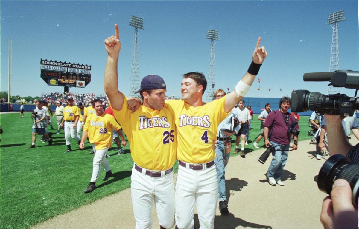 Alex Cora makes good on bet with Alex Bregman, dons LSU jersey before Astros-Red  Sox game