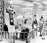 1977: Christmas shopping, downtown Omaha