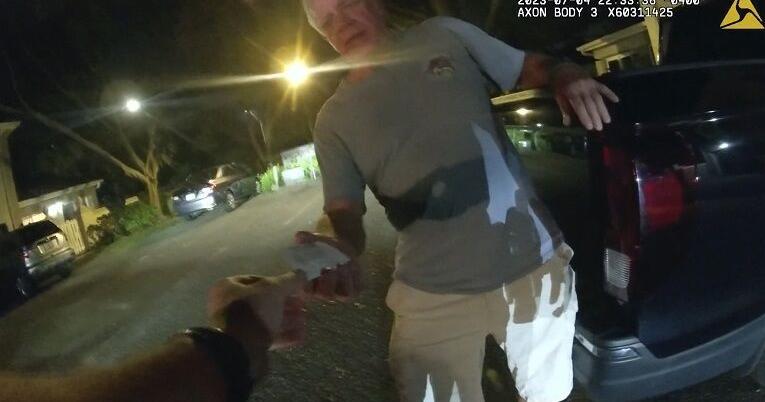 Top US drug prosecutor offered business card in DUI arrest - Vimarsana News