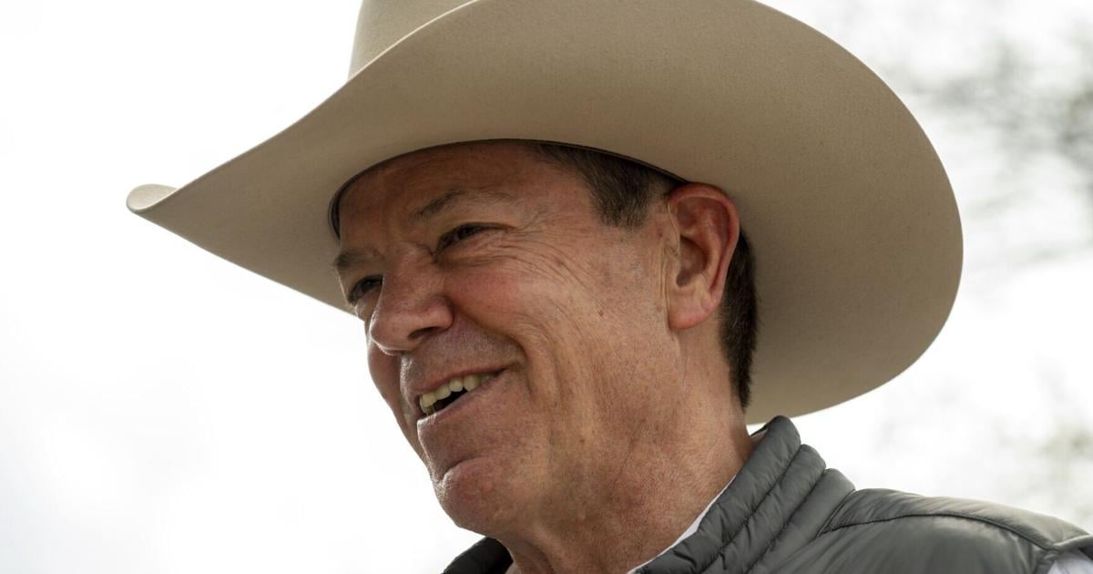 Gouverneur Pillen zurück im Sattel für die Rodeo-Woche; Coach Cook gibt ...