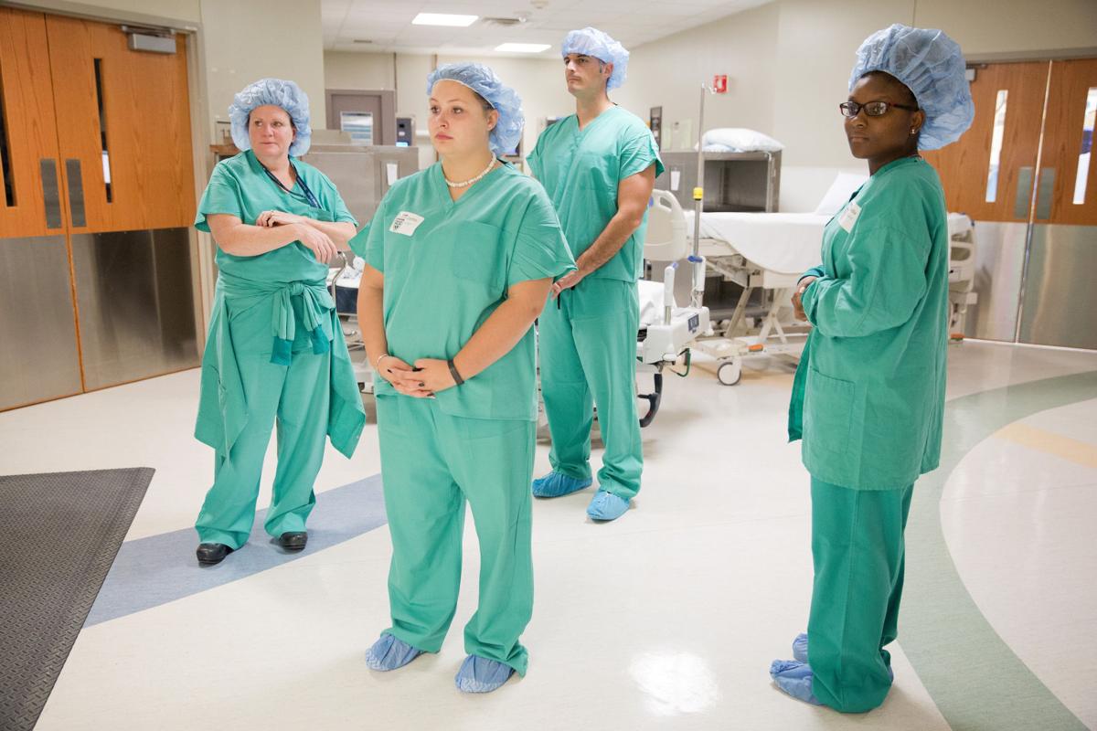 Medical jobshadowing event shows Benson students inner workings of
