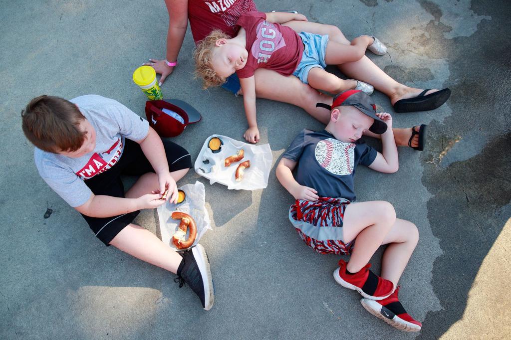 Photos Arkansas And Oregon State Play Game 2 Of The Cws Championship Series Cws Omaha Com Photos Arkansas And Oregon State Play Game 2 Of The Cws Championship Series Cws Omaha Com