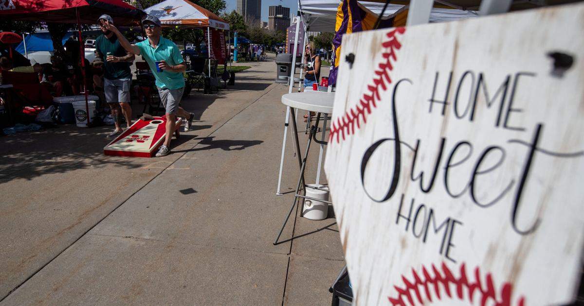 Shatel: Mississippi State tailgaters roll out maroon carpet at CWS — even to Ole Miss fans - Omaha World-Herald