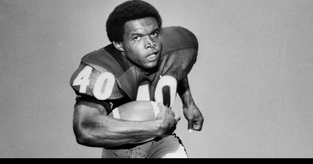 Gale Sayers Dead: NFL Superstar at Center of 'Brian's Song' Was 77 – The  Hollywood Reporter