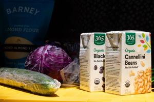 060626-owh-new-grocerybus-jc-7