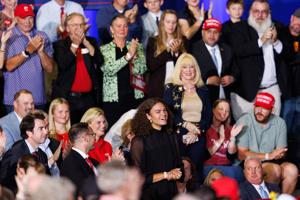 100526-owh-new-potusvisit-nf-75.JPG
