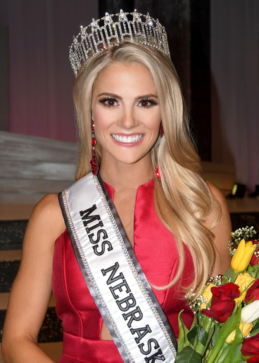 Sarah Rose Summers crowned Miss Nebraska USA