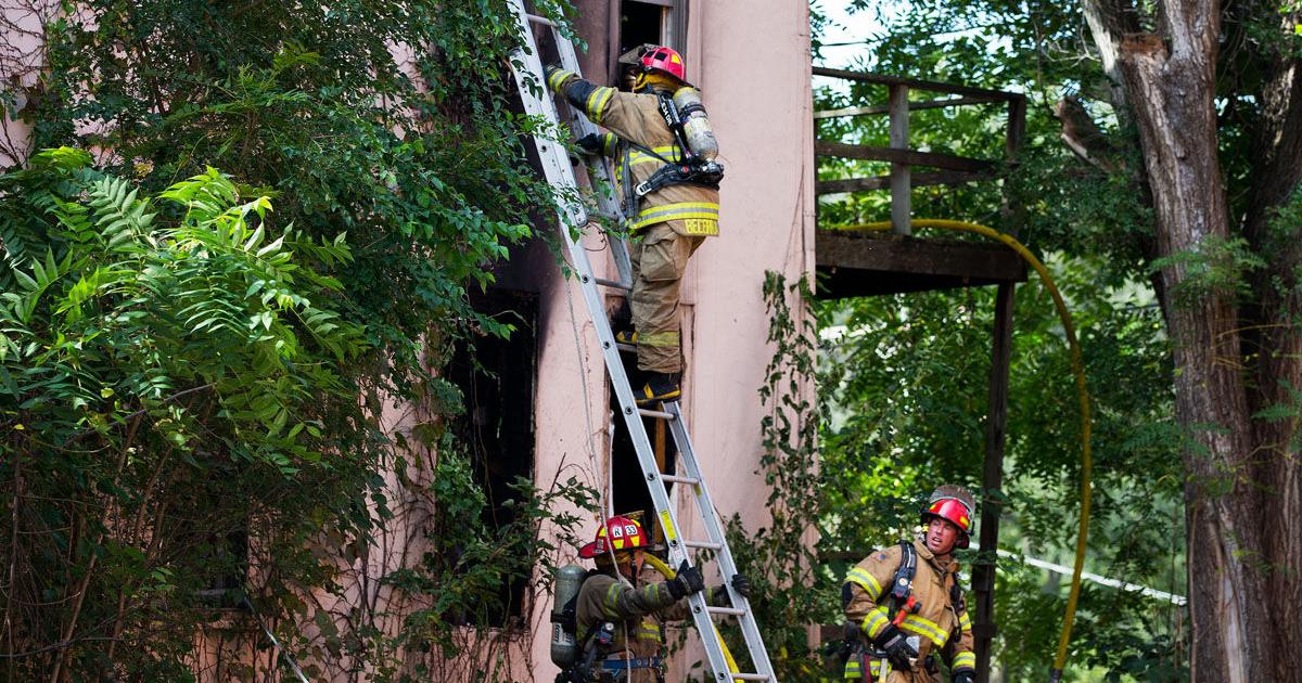 Firefighters put out vacant house fires