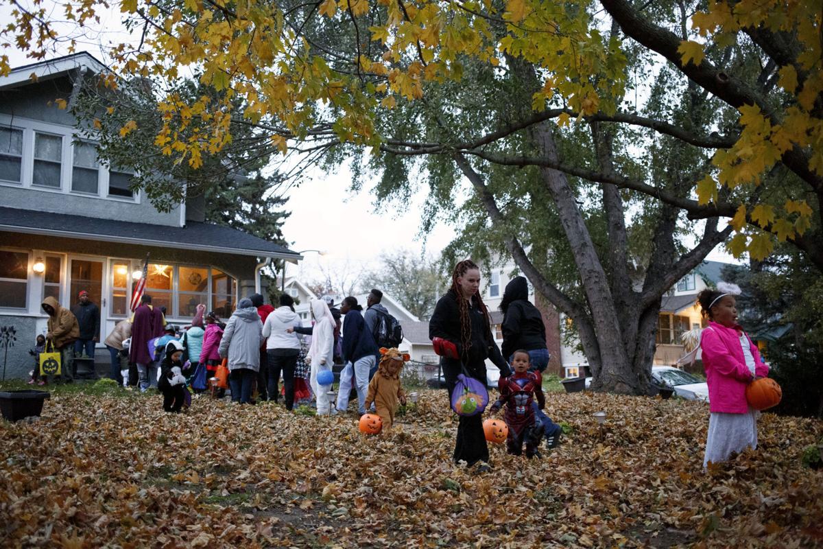 Children swarm Minne Lusa neighborhood for nationally recognized 'Trick