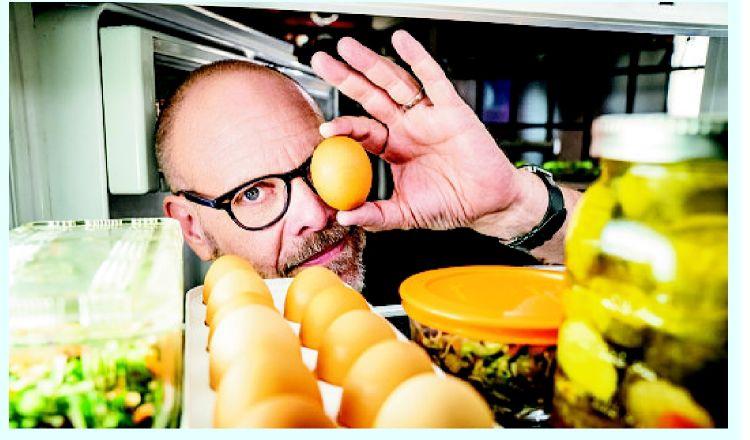 The Return Alton Brown Revives Food Fave Good Eats Articles