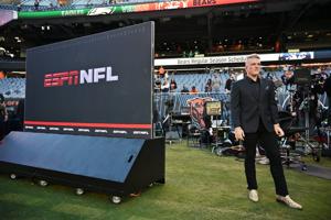 FOOTBALL-NFL-CHI-PHI/
