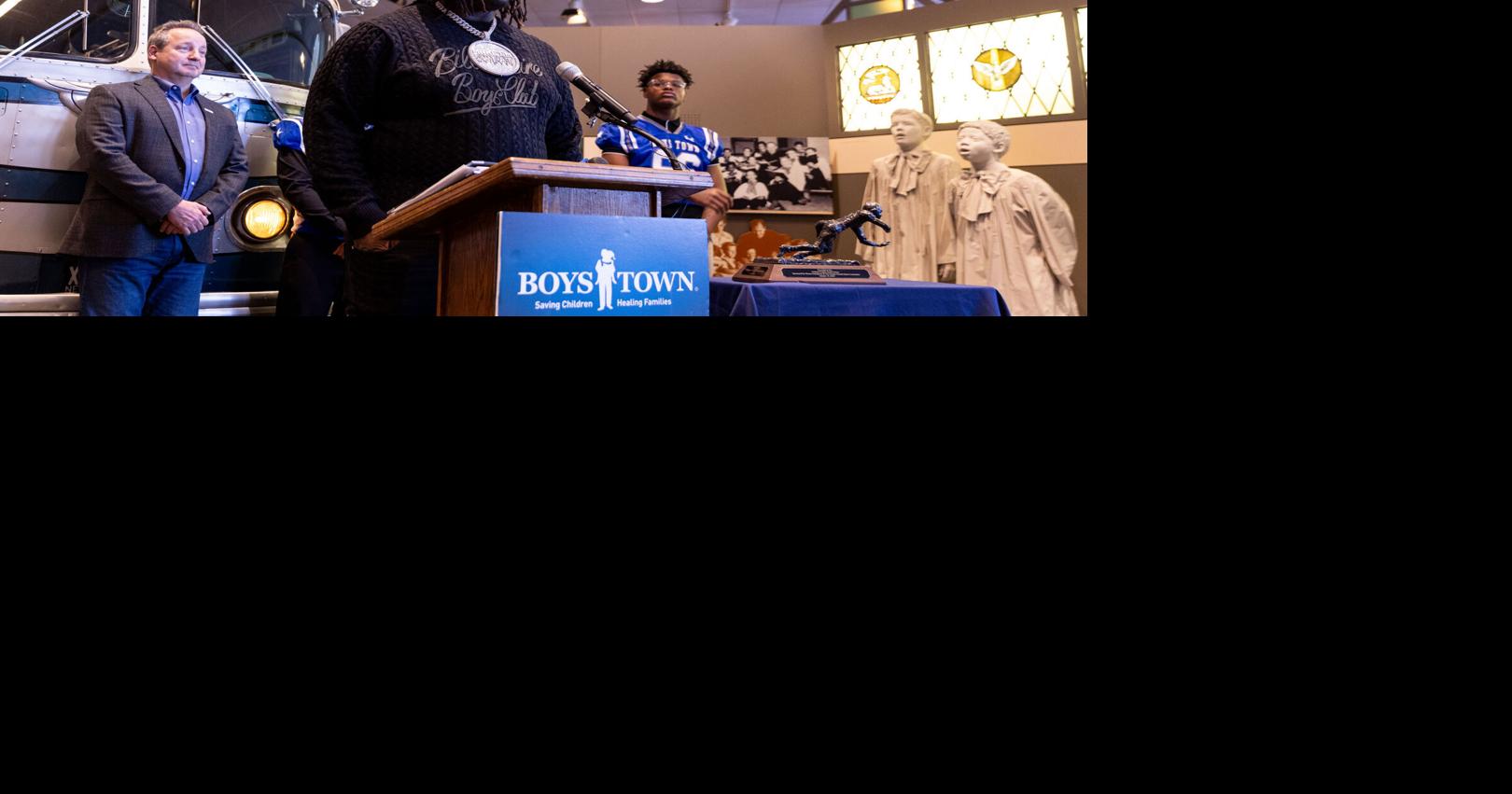 Outland Trophy winner T’Vondre Sweat visits Boys Town