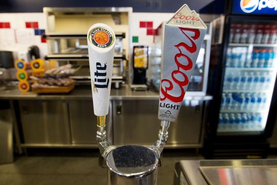 This year — for first time — CWS fans can buy beer, wine