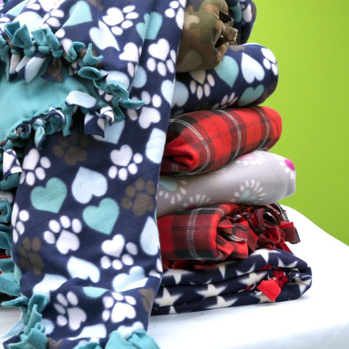 Cozy Up To These No Sew Fleece Blankets The Entire Family Can Make Together Momaha Omahacom Cozy Up To These No Sew Fleece Blankets The Entire Family Can Make Together Momaha Omahacom
