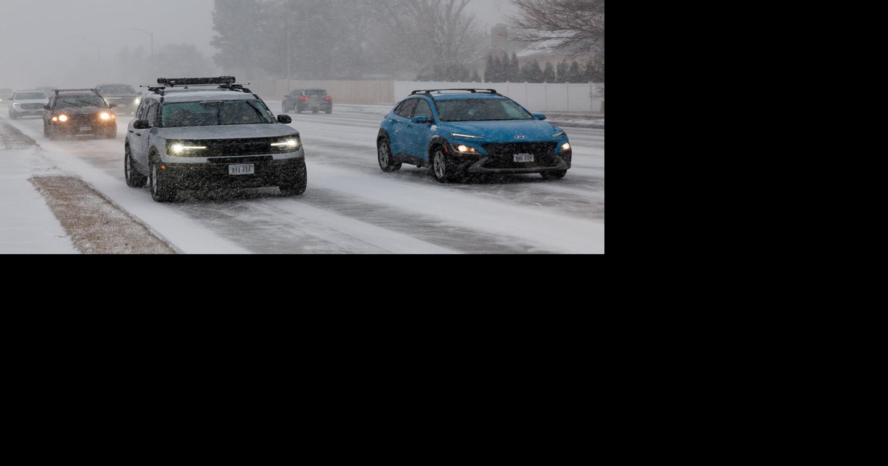 Multiple crashes close I-80 near Council Bluffs