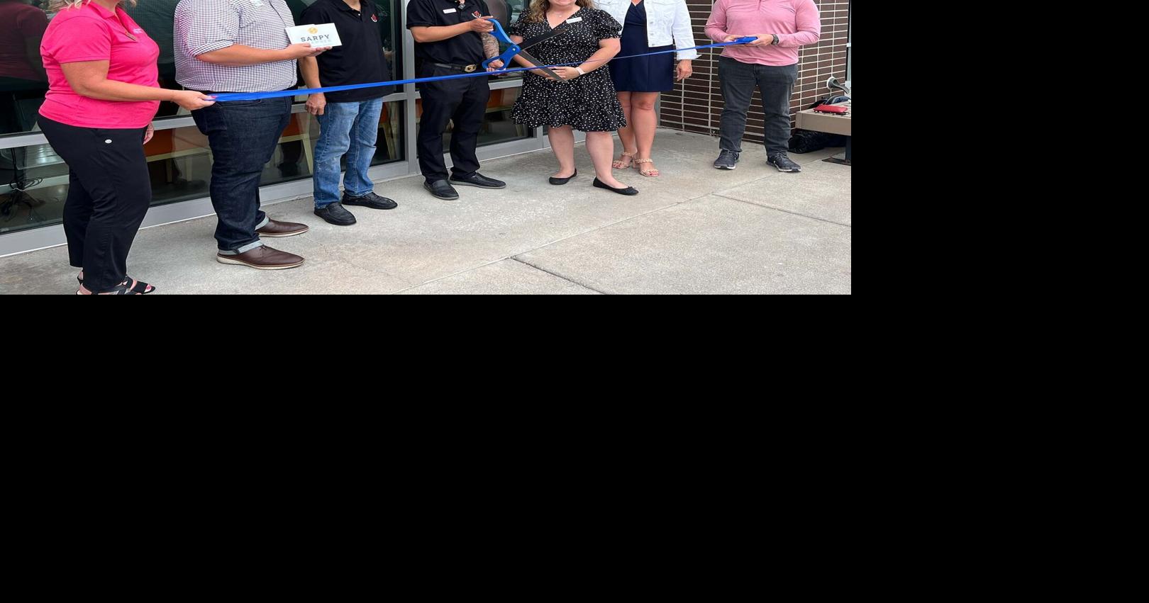 Golden Apple Buffet opens at Settlers Creek in Papillion